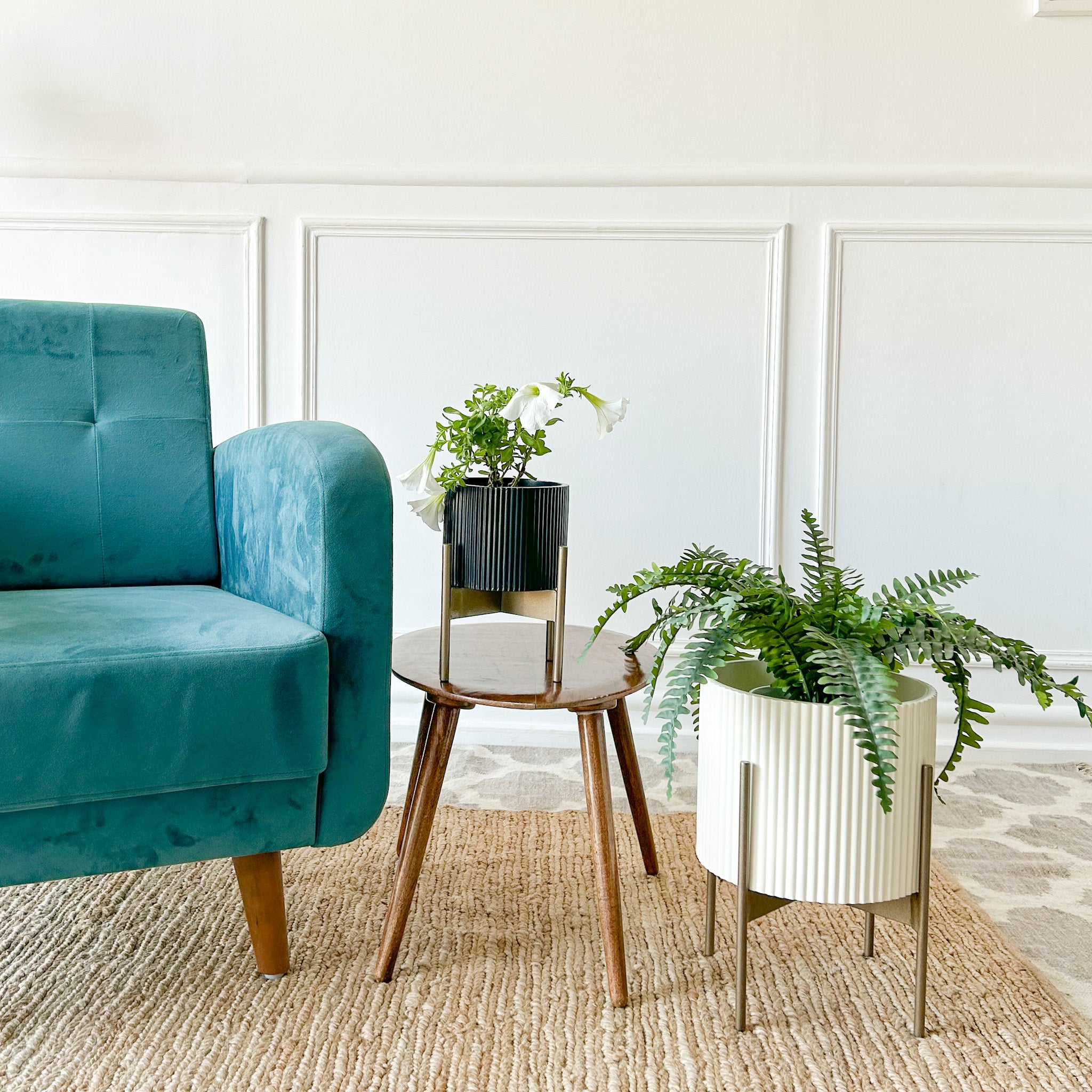 Medium + Small with Stand (Set of 2 Planters)