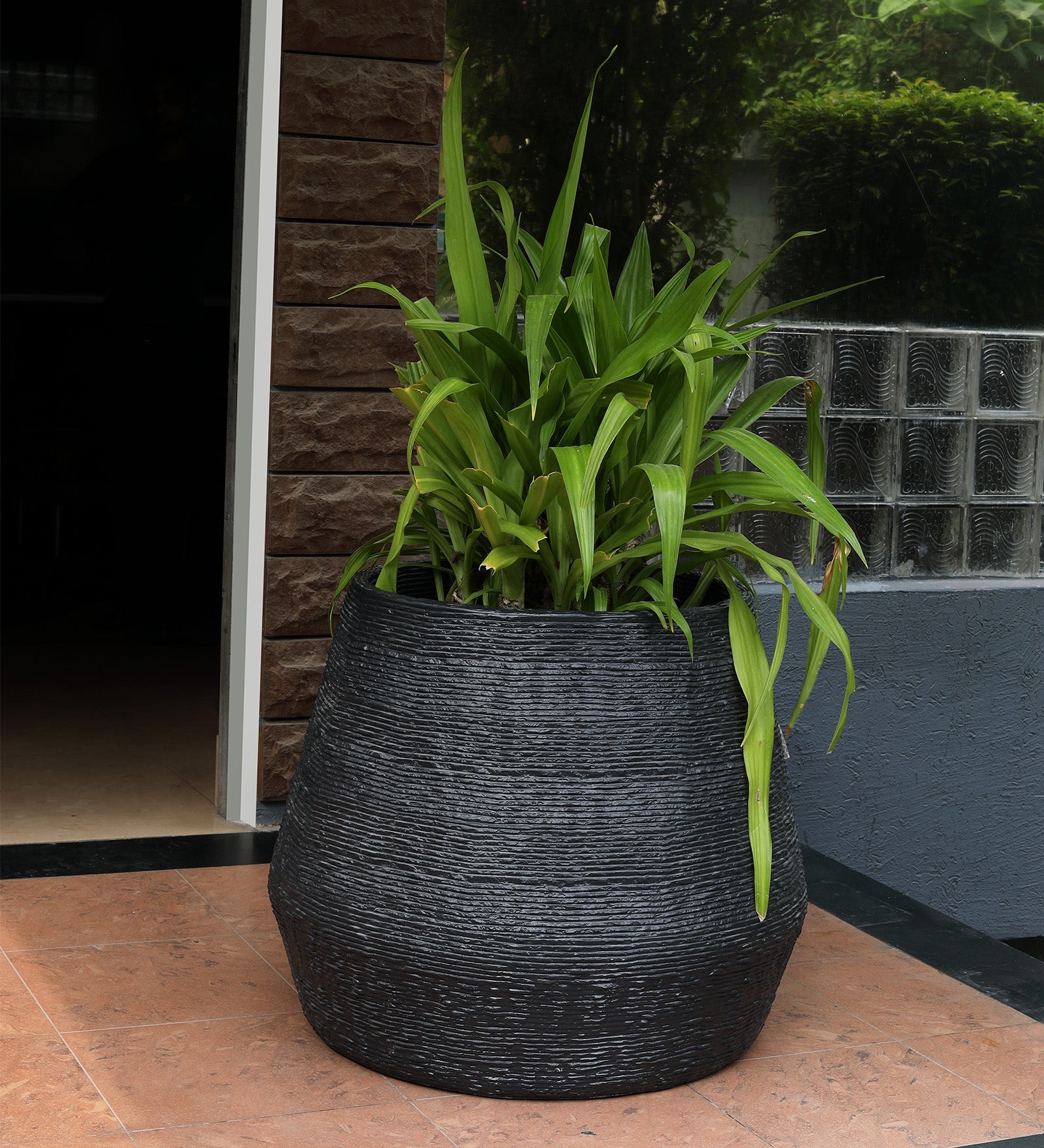 Kai Planter 27" - Ripples Home