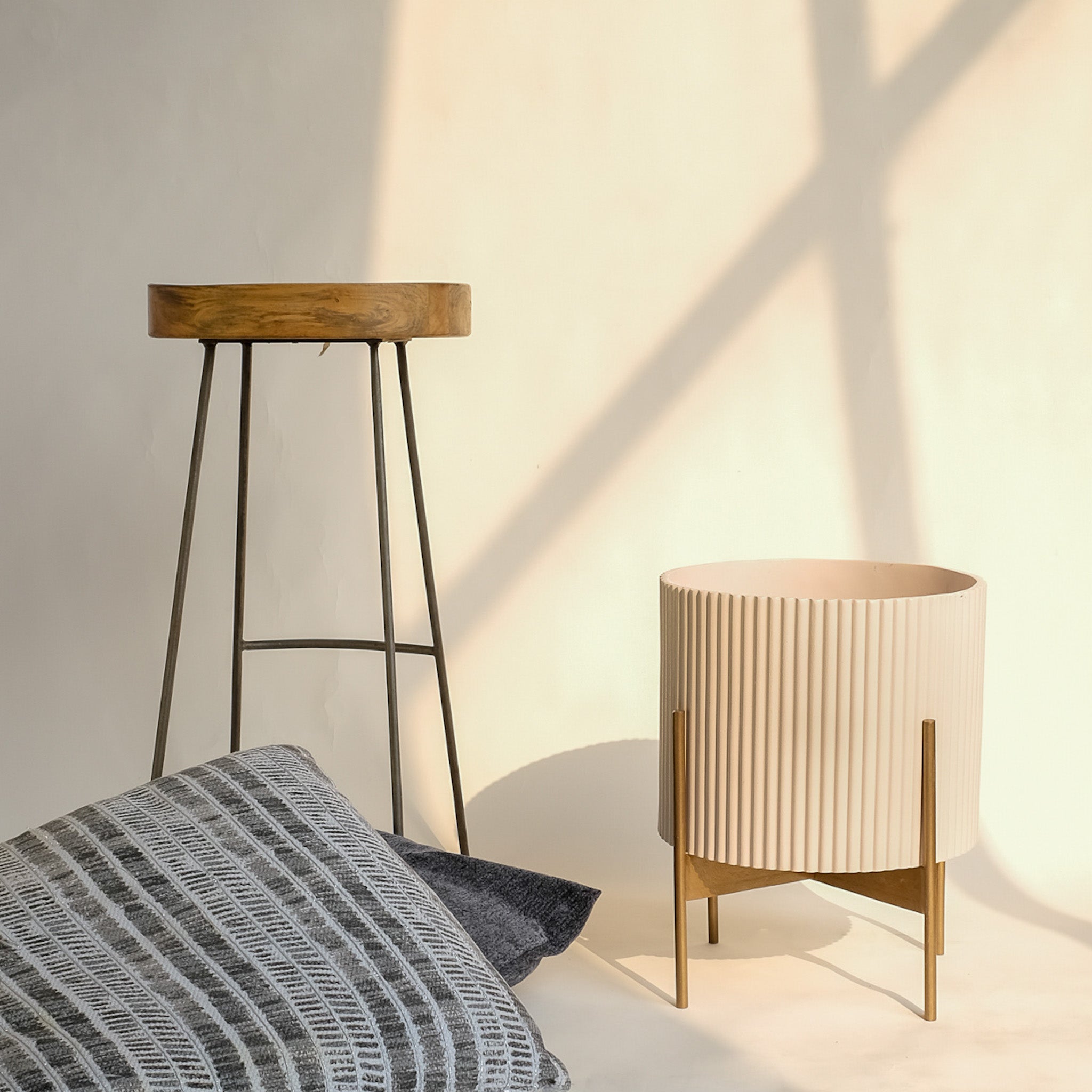 Large Midori Planter With Stand - Ripples Home