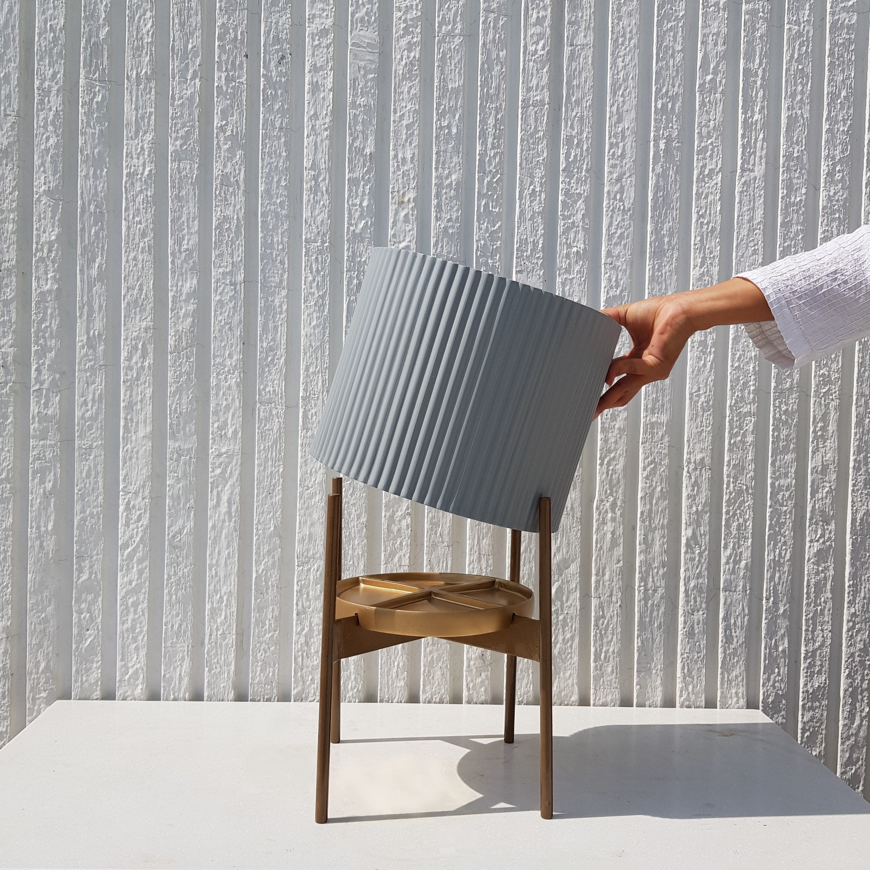 Medium Midori Planter With Stand (With Drip Plate) - Ripples Home