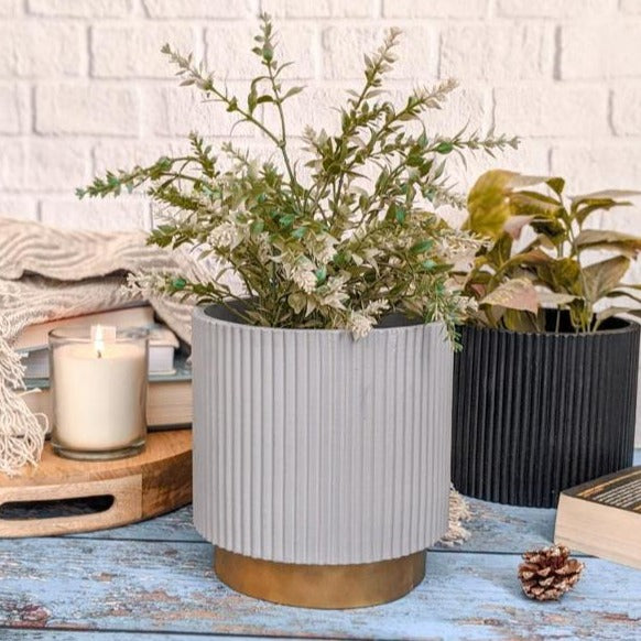 Small Midori Planter With Base.