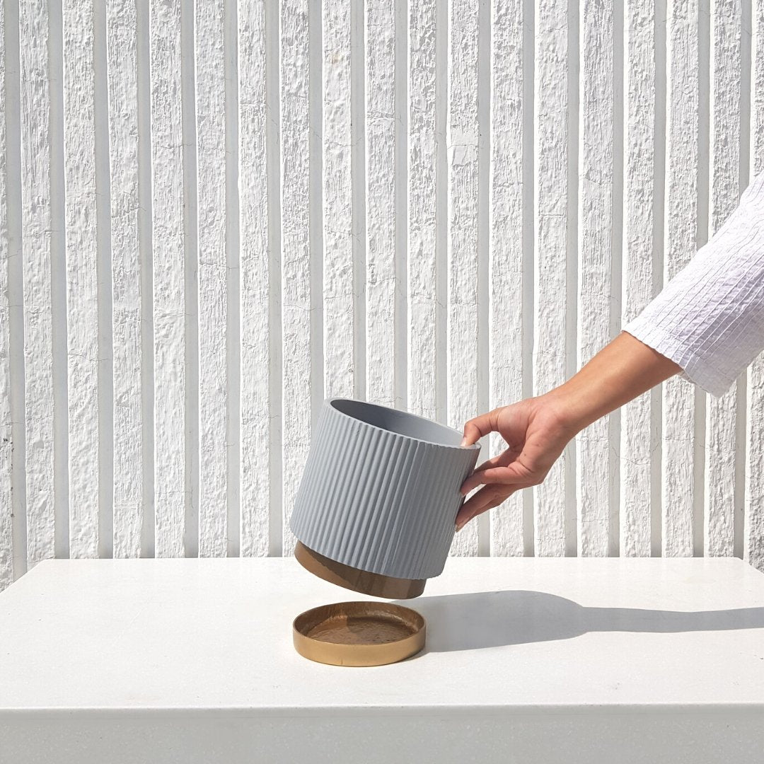 Small Midori Planter With Base (With Drip Plate) - Ripples Home