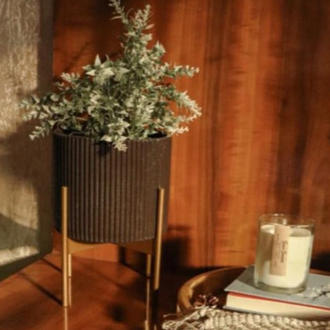 Small Midori Planter With Stand.