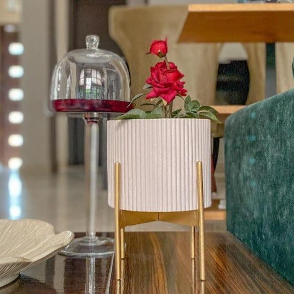 Small Midori Planter With Stand.