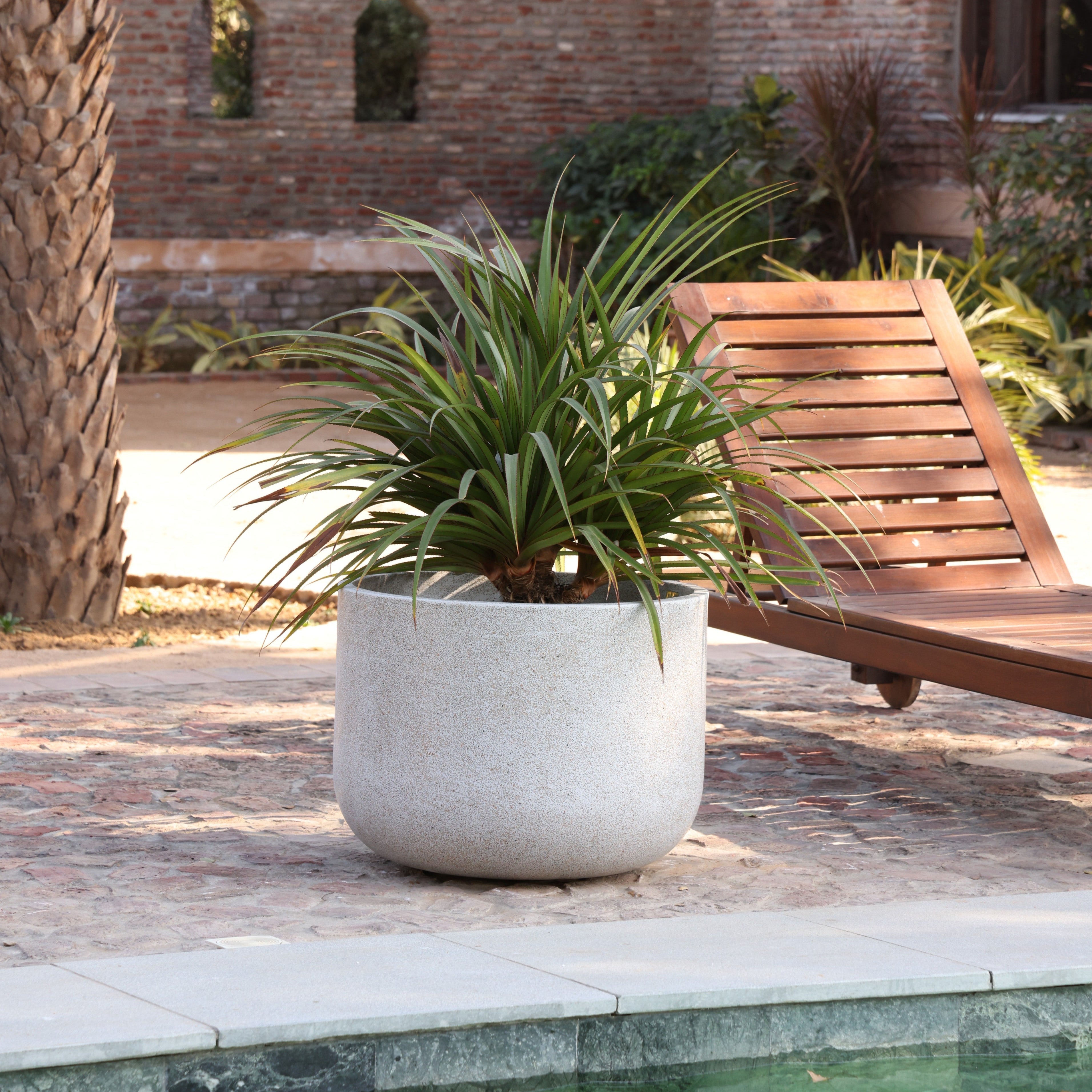 Florence Planter Medium - Ripples Home